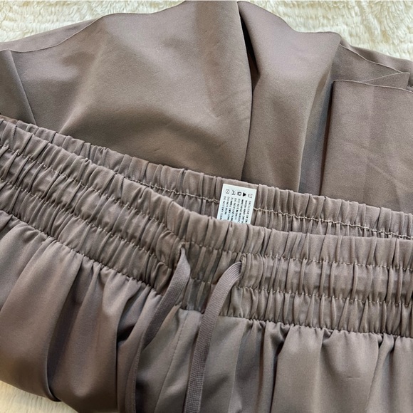 VELOCITY shorts workout gym dance size large mauve color elastic waist. - Picture 5 of 7